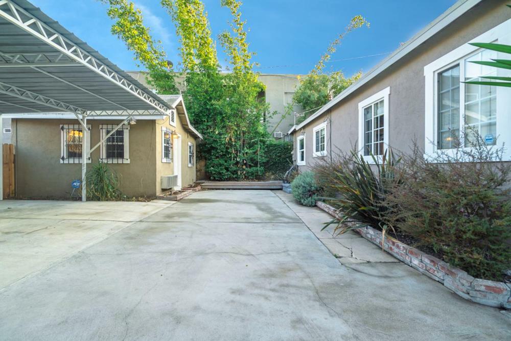 شقة Stylish 2 Bed & 2 Bath At The Heart Of Hollywood With Free Parking - One Car Only لوس أنجلوس المظهر الخارجي الصورة